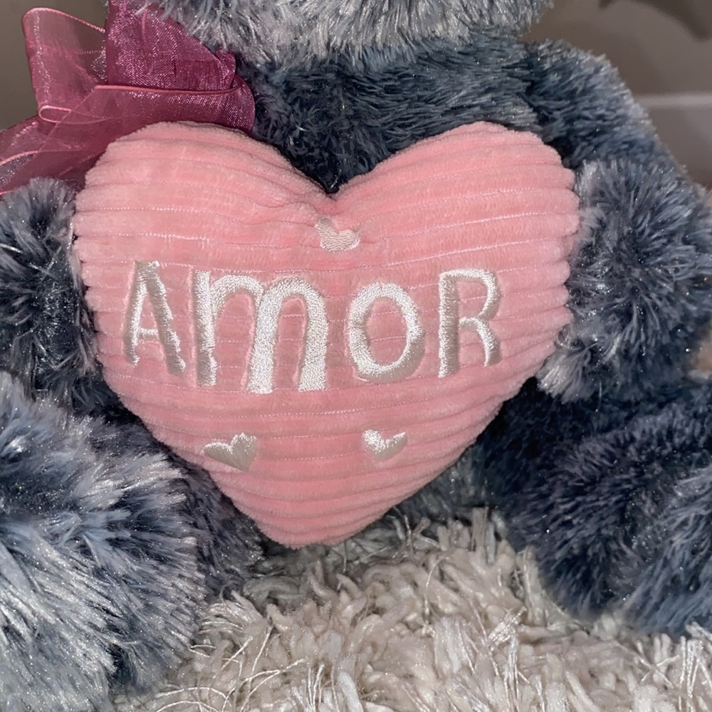 cute teddy bear with heart